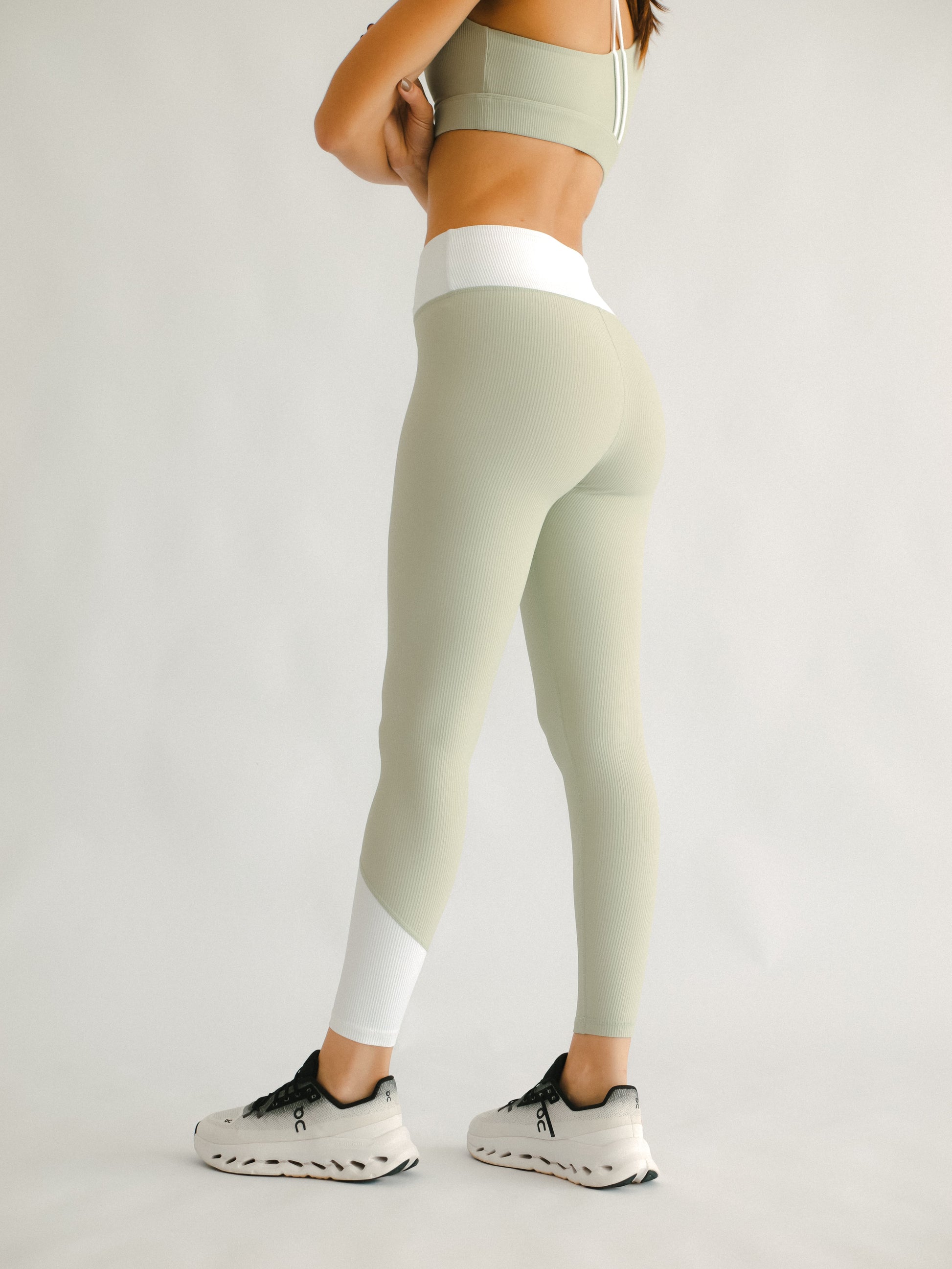 conjunto gym femenino verde menta para entrenar