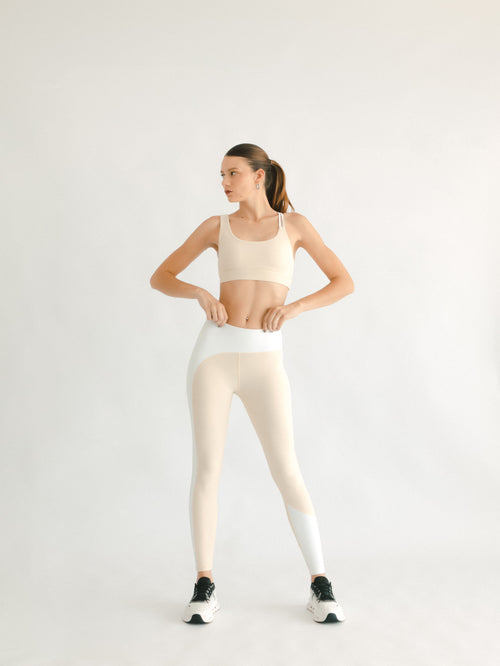 ropa sostenible mujer estilo relajado crema